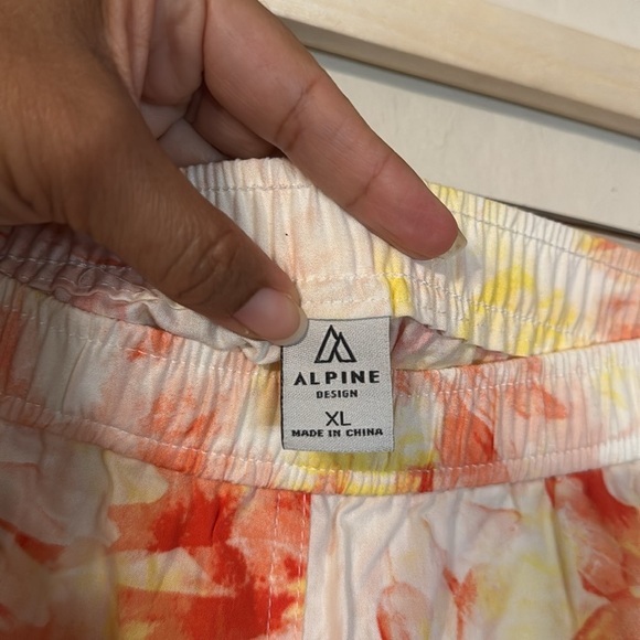 NWT Alpine Design Floral Camp 4” Shorts Pull-On Lightweight Red Yellow UPF30 XL - Picture 12 of 13